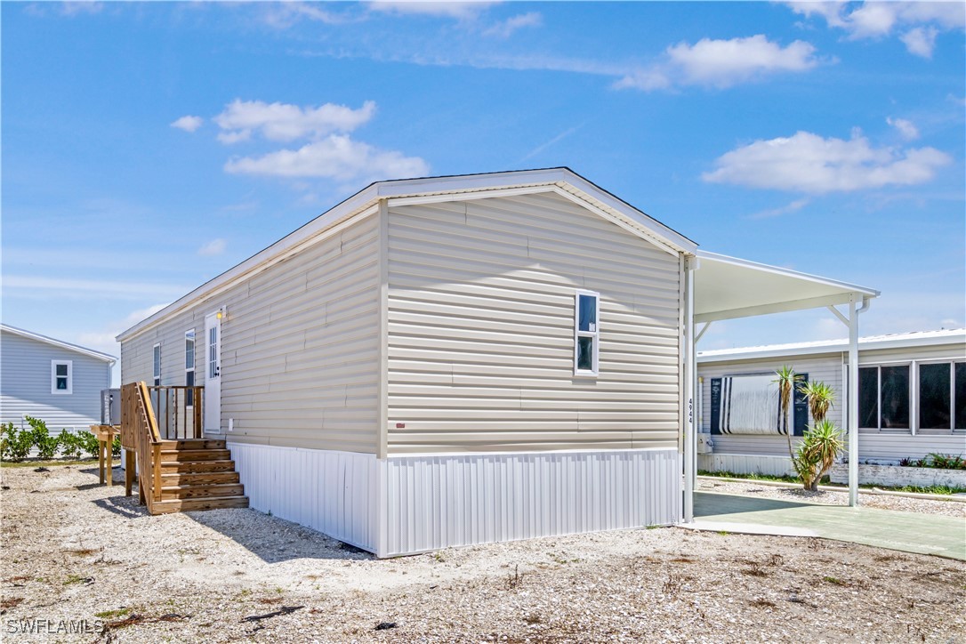 2 Bed ManufacturedHome for Sale in Pine Island Cove, photo 3