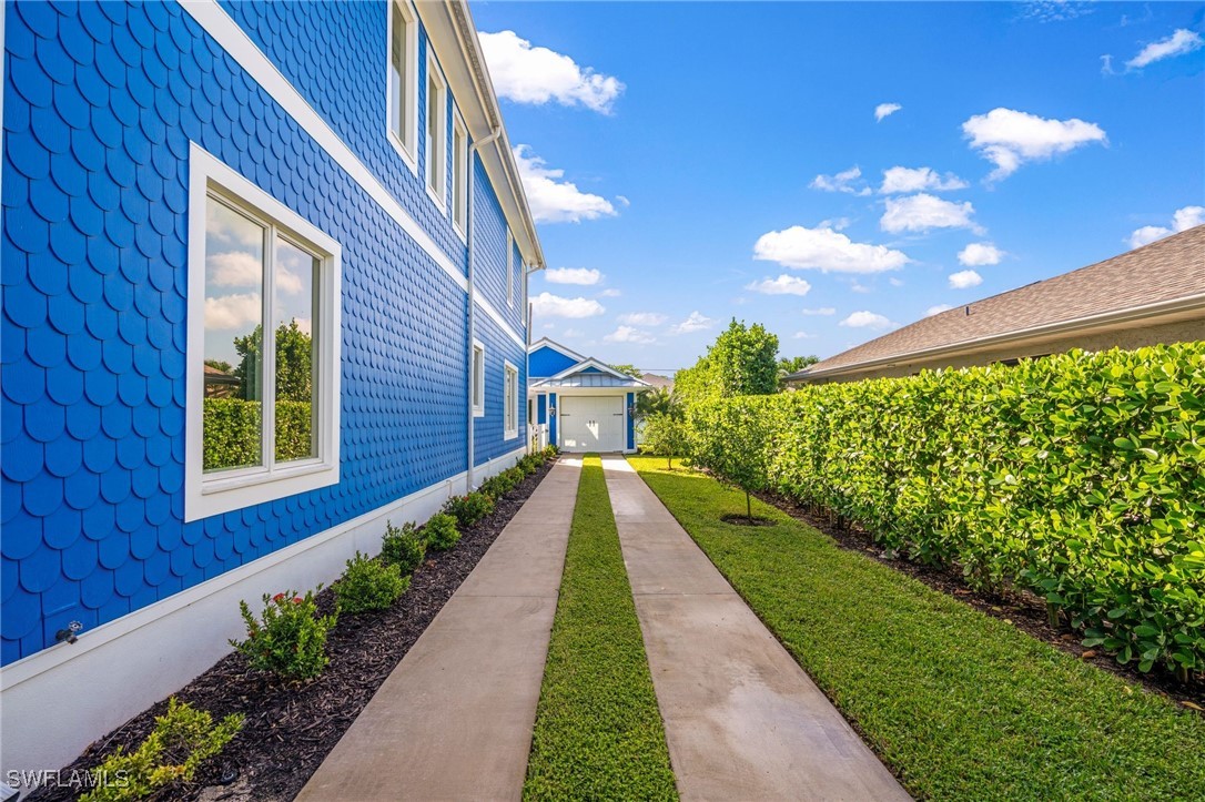 3 Bed SingleFamilyResidence for Sale in Naples Park, photo 3