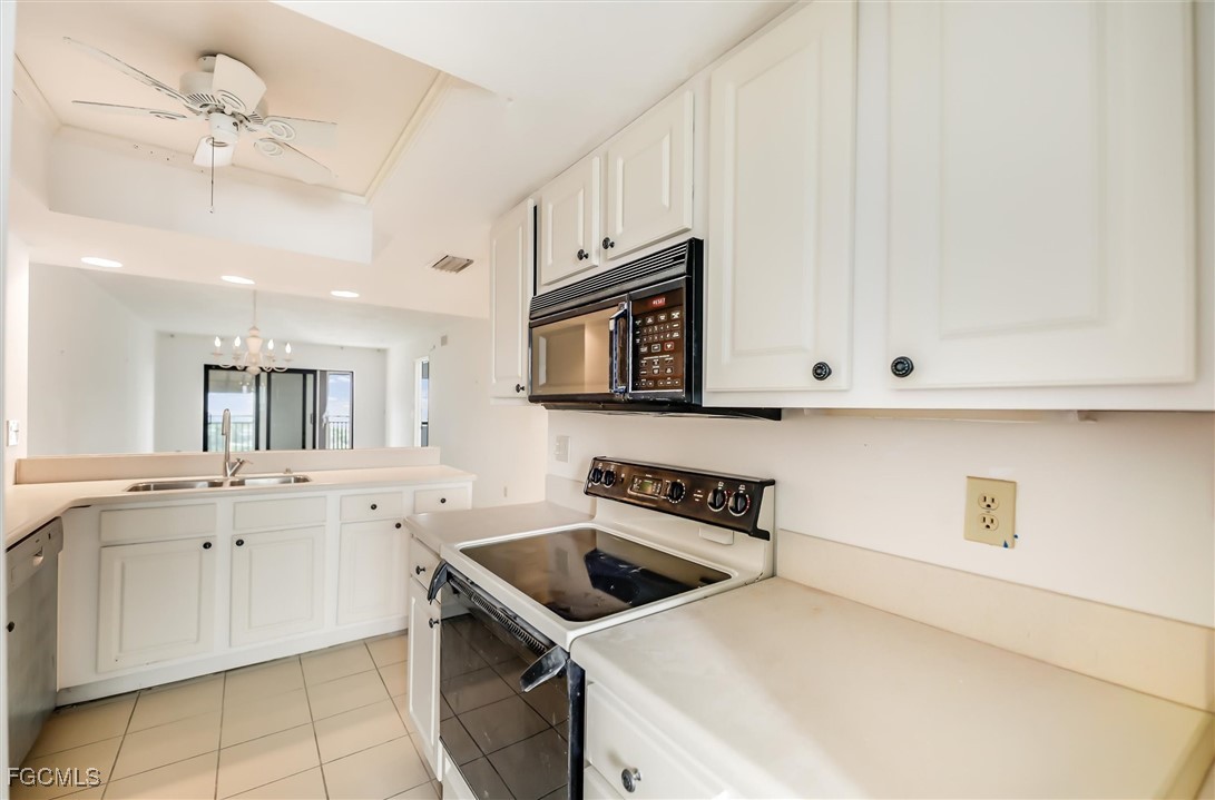 2 Bed Waterfront Home for Sale in Harbour Pointe Condo, photo 3