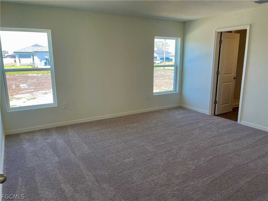 4 Bed SingleFamilyResidence for Sale in Cape Coral, photo 3