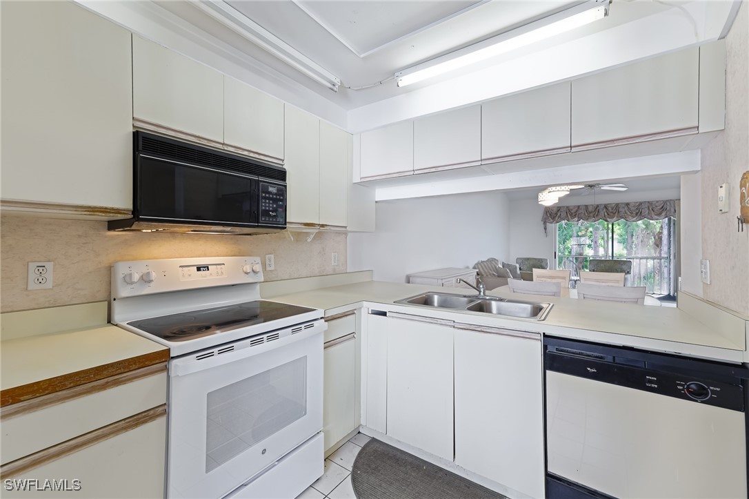 3 Bed Condominium for Sale in Naples, photo 3