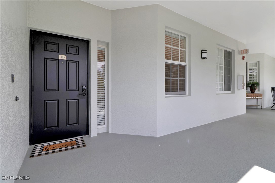 2 Bed Waterfront Home for Sale in Naples, photo 3