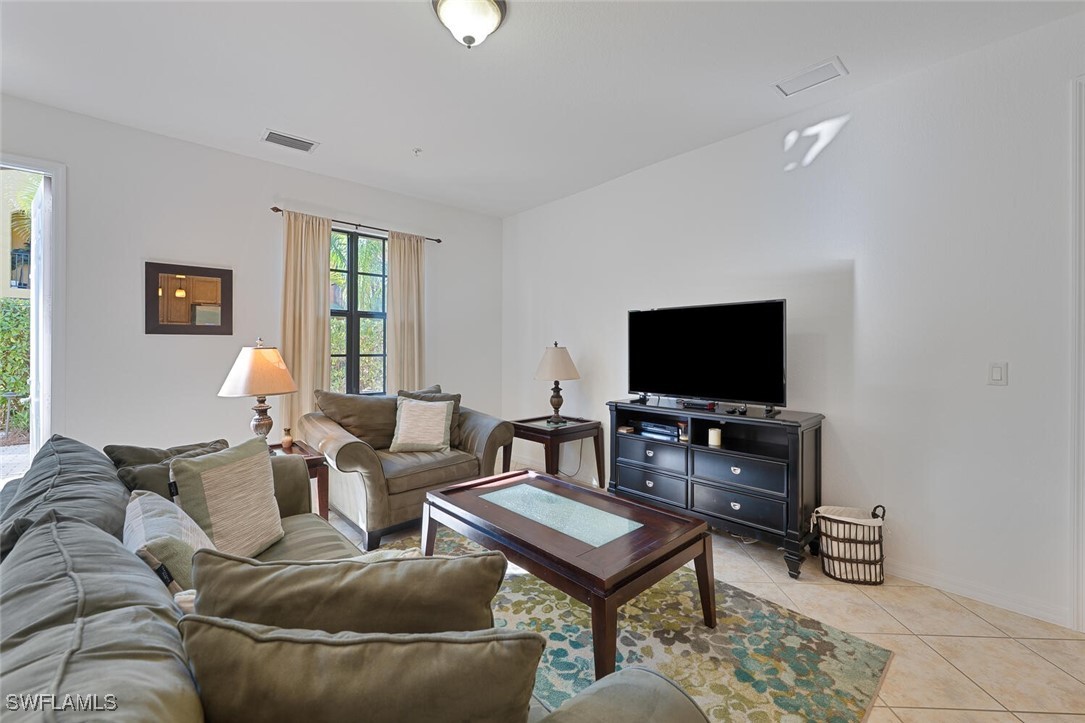 2 Bed Condominium for Sale in Ole, photo 3