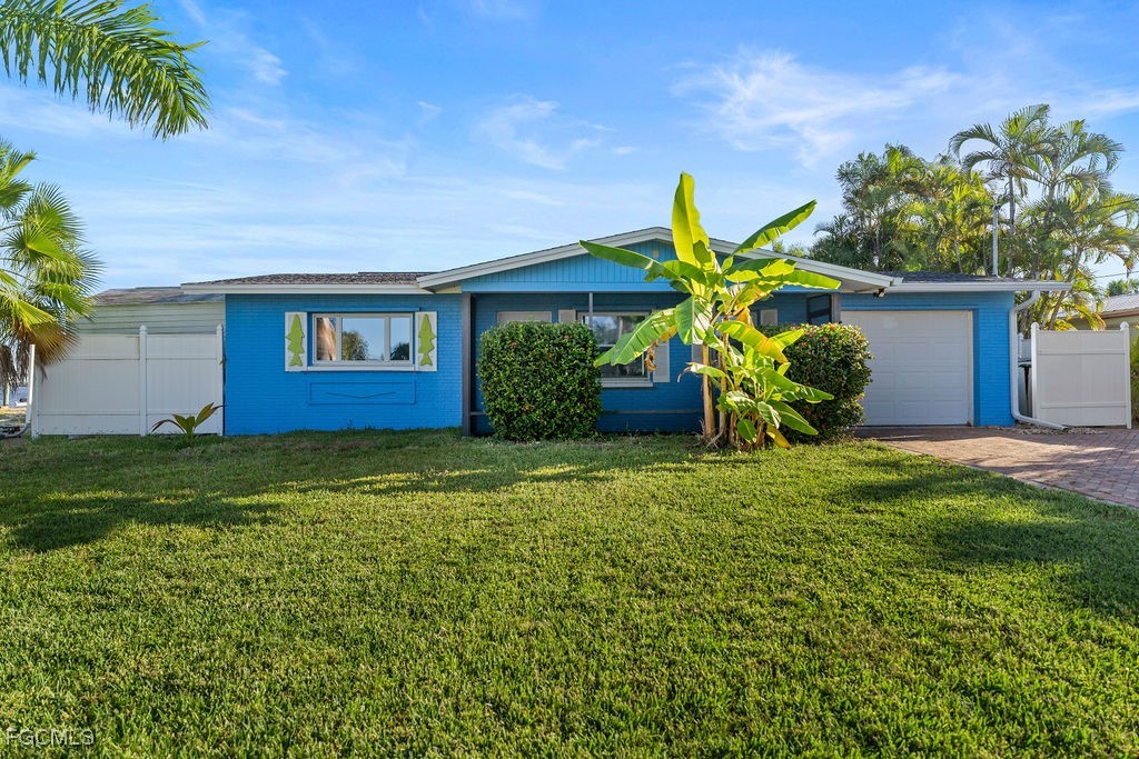 3 Bed Waterfront Home for Sale in Matlacha, photo 3