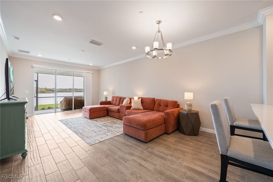 2 Bed Waterfront Home for Sale in Fort Myers, photo 3