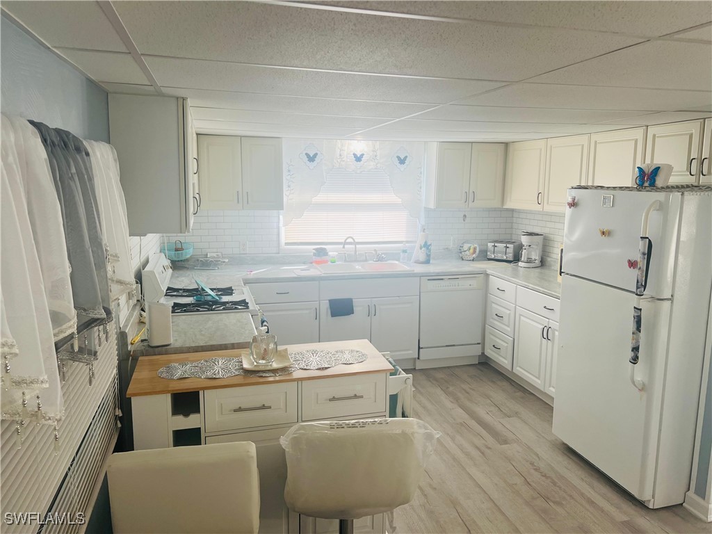 1 Bed ManufacturedHome for Sale in Naples, photo 3