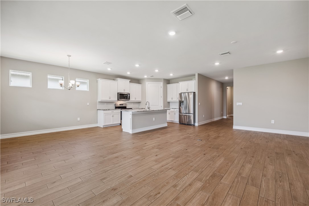 3 Bed SingleFamilyResidence for Sale in Palmetto Landing, photo 3