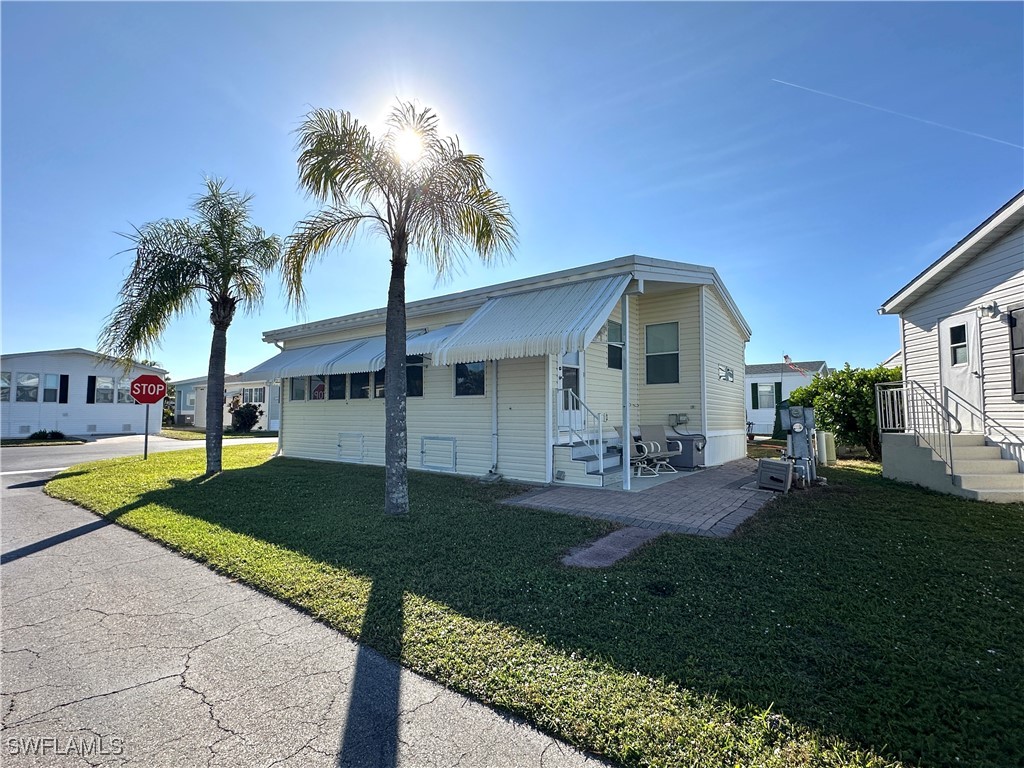 1 Bed ManufacturedHome for Sale in Estero, photo 3