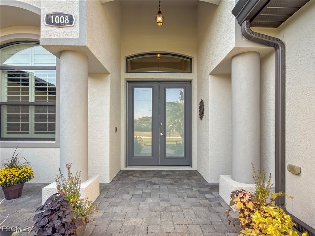 3 Bed Pool Home for Sale in Broadmoor, photo 3