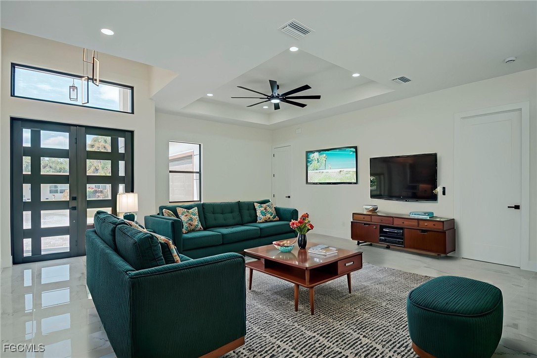 3 Bed SingleFamilyResidence for Sale in Lehigh Acres, photo 3
