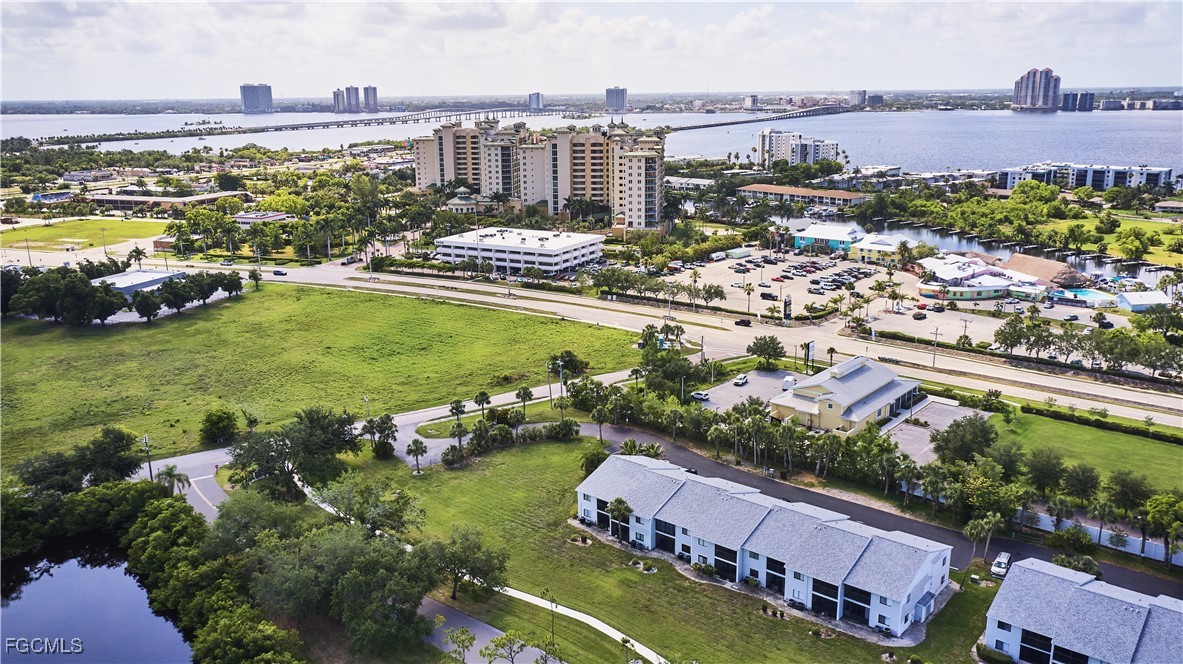 2 Bed Condominium for Sale in North Fort Myers, photo 3