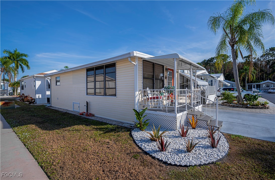 1 Bed ManufacturedHome for Sale in North Fort Myers, photo 3