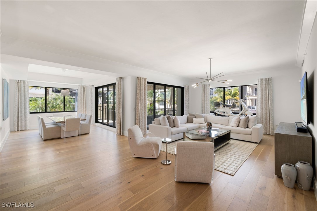 3 Bed Condominium for Sale in Naples, photo 3