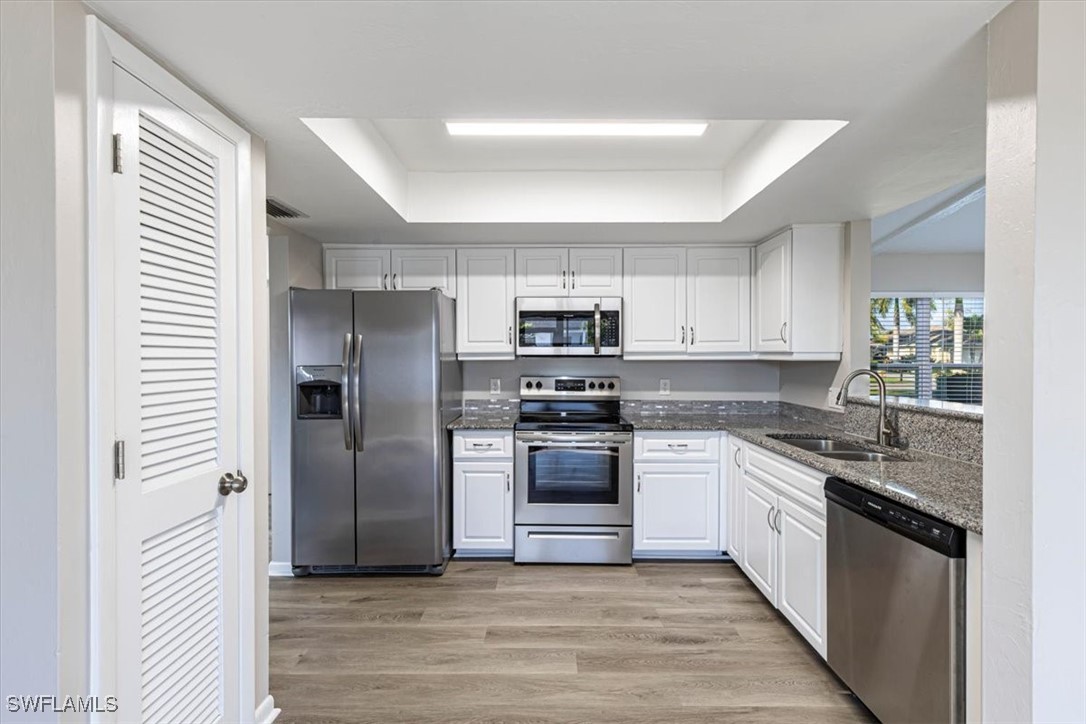 3 Bed SingleFamilyResidence for Sale in Cape Coral, photo 3