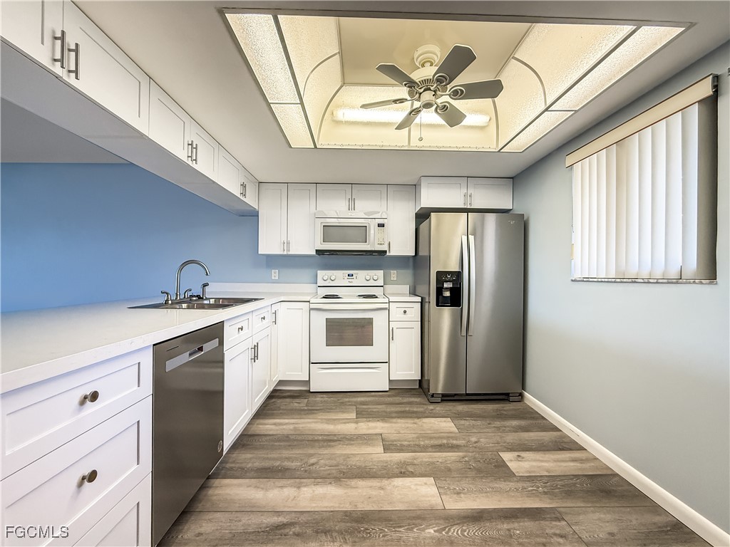 2 Bed Waterfront Home for Sale in North Fort Myers, photo 3