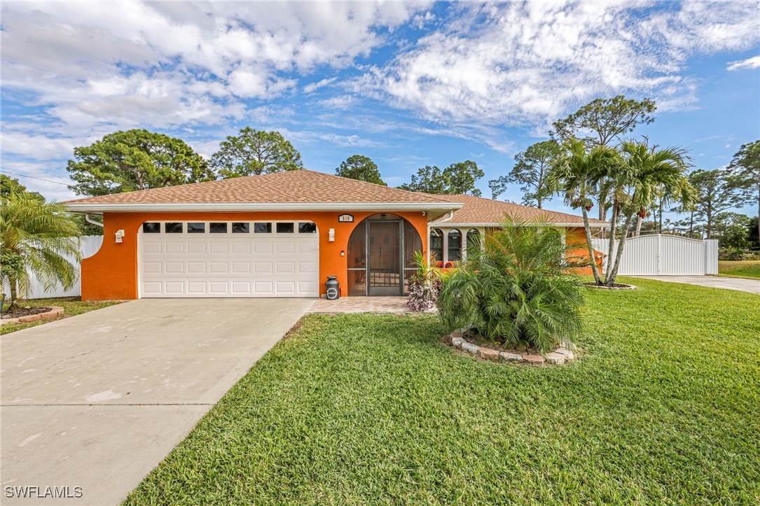 3 Bed Pool Home for Sale in Lehigh Acres, photo 3