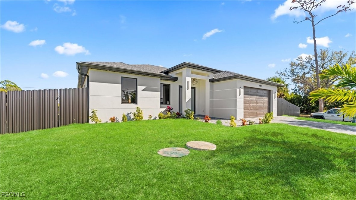 3 Bed Pool Home for Sale in Port Charlotte, photo 3