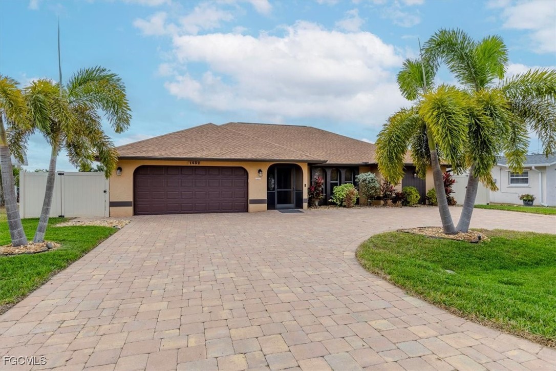 3 Bed Pool Home for Sale in Cape Coral, photo 3