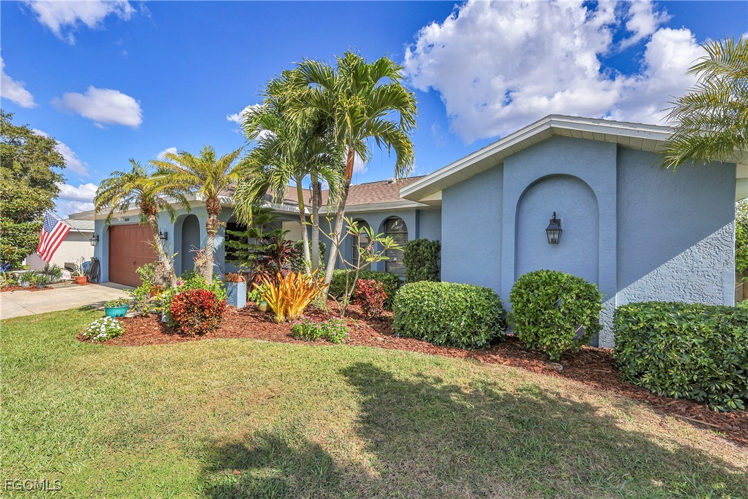 3 Bed SingleFamilyResidence for Sale in Cape Coral, photo 3