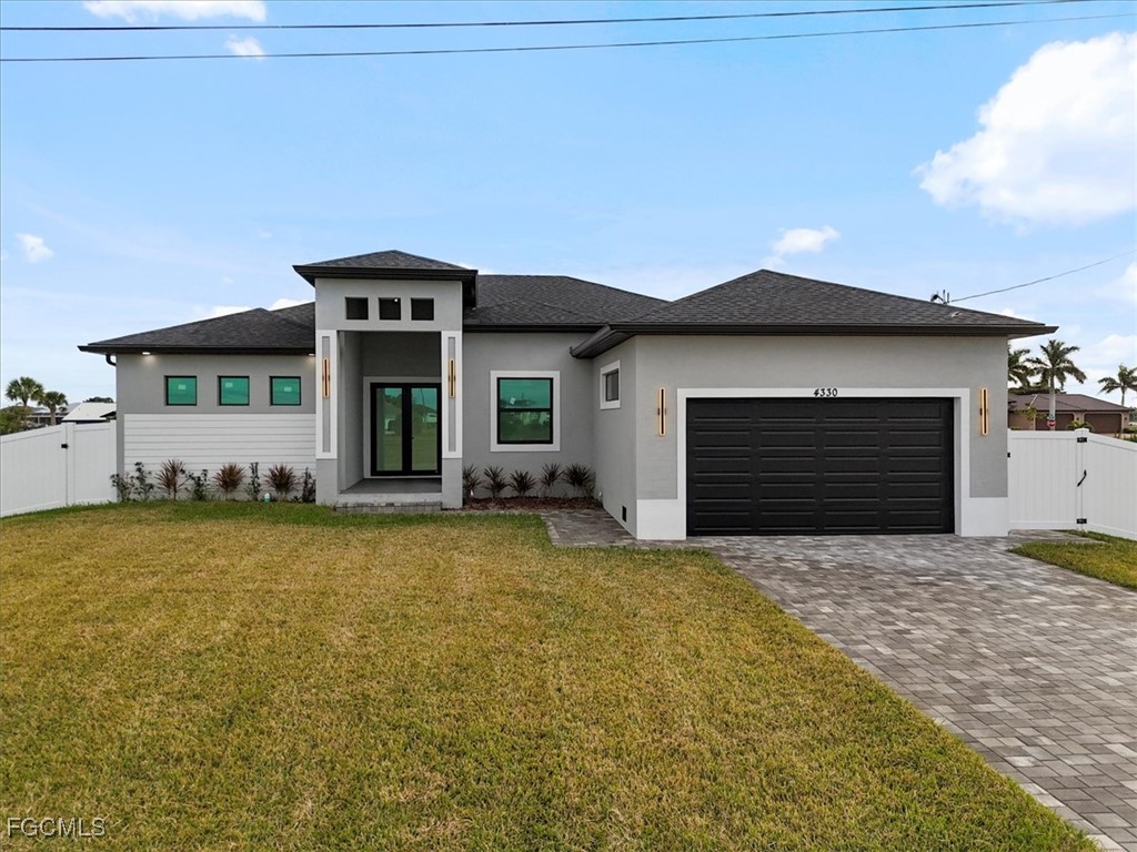 3 Bed SingleFamilyResidence for Sale in Port Charlotte, photo 3