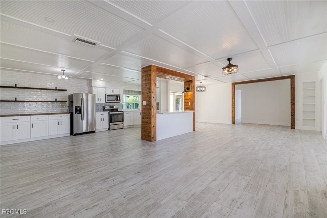3 Bed Pool Home for Sale in Cape Coral, photo 3
