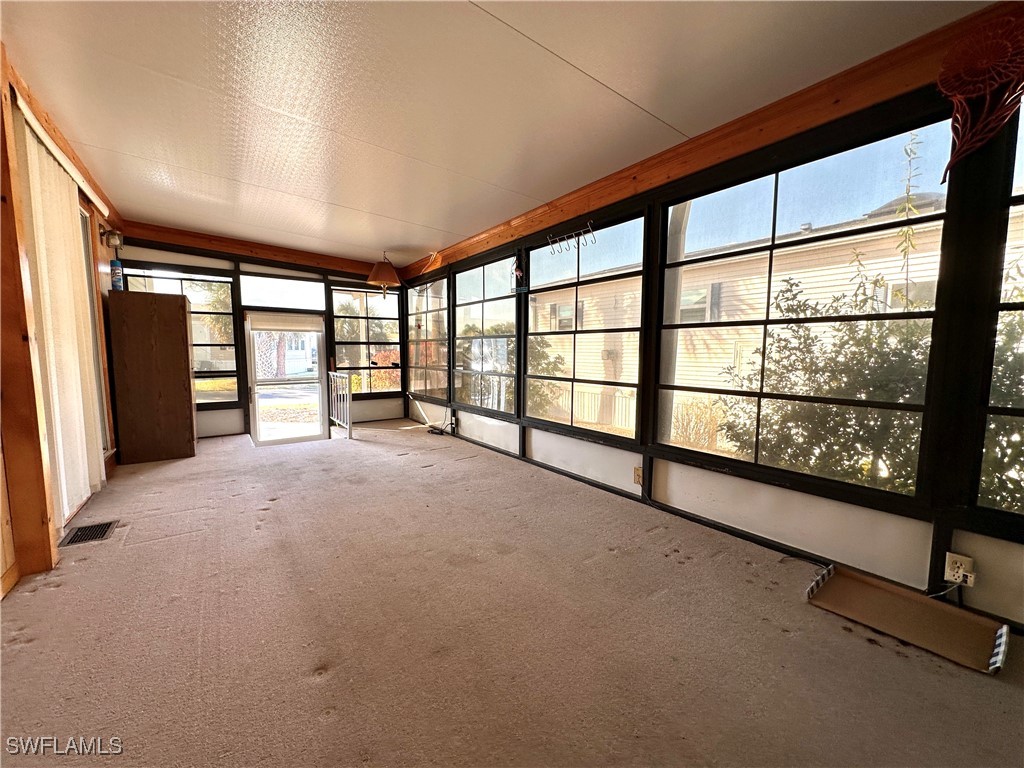 1 Bed ManufacturedHome for Sale in Estero, photo 3