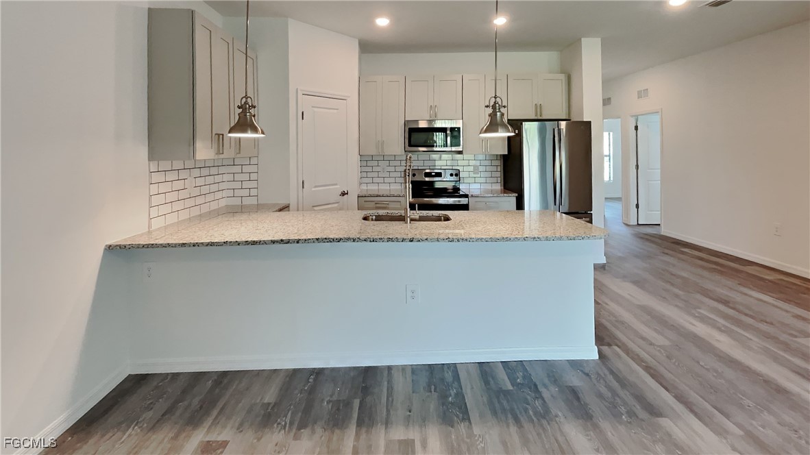 6 Bed Duplex for Sale in Cape Coral, photo 3