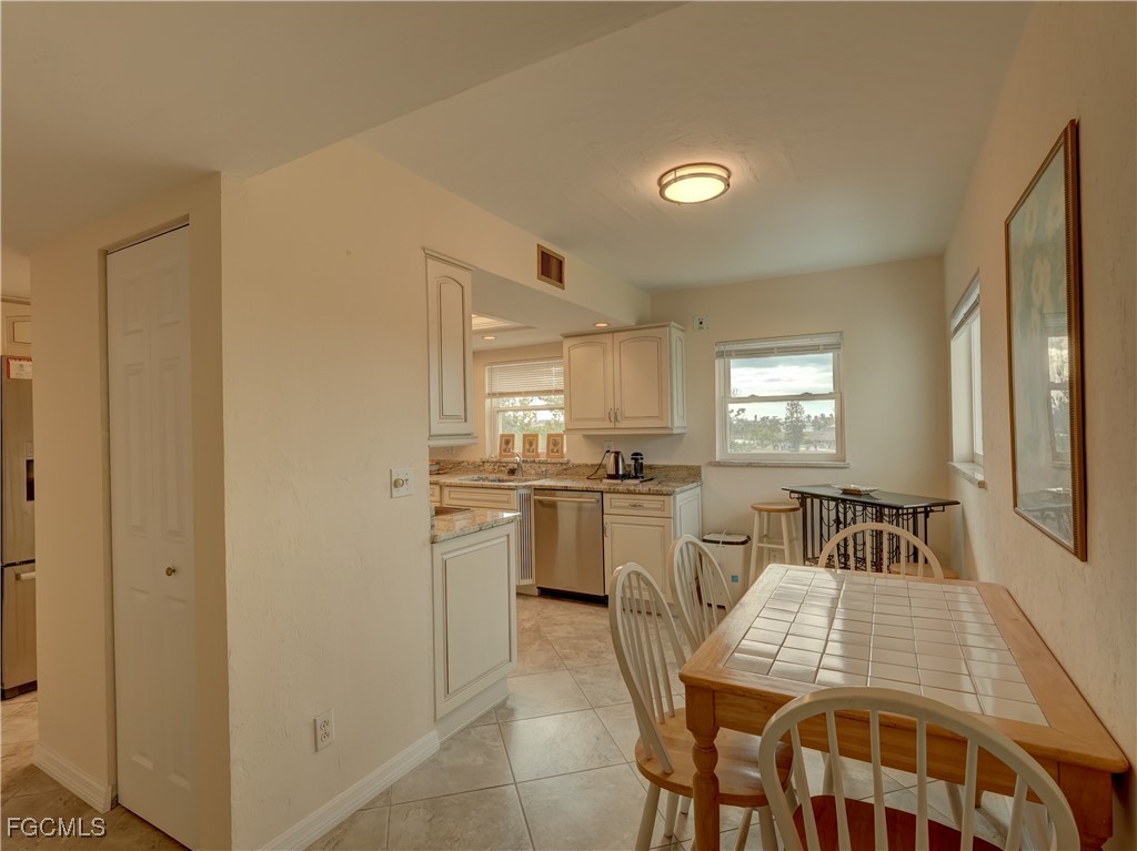 2 Bed Waterfront Home for Sale in Fort Myers Beach, photo 3