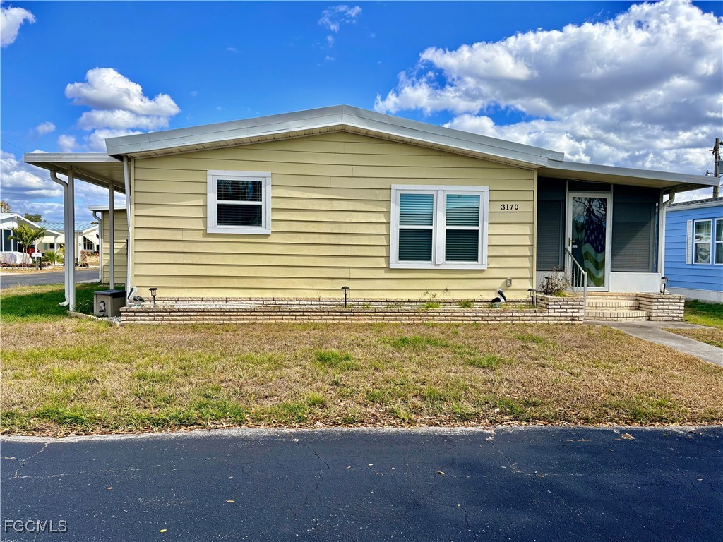 2 Bed ManufacturedHome for Sale in North Fort Myers, photo 3