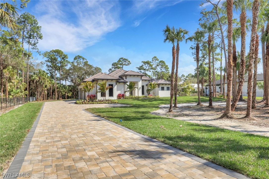 4 Bed Pool Home for Sale in Naples, photo 3