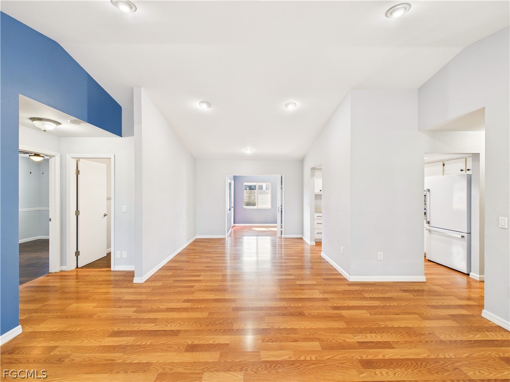 3 Bed SingleFamilyResidence for Sale in Cape Coral, photo 3