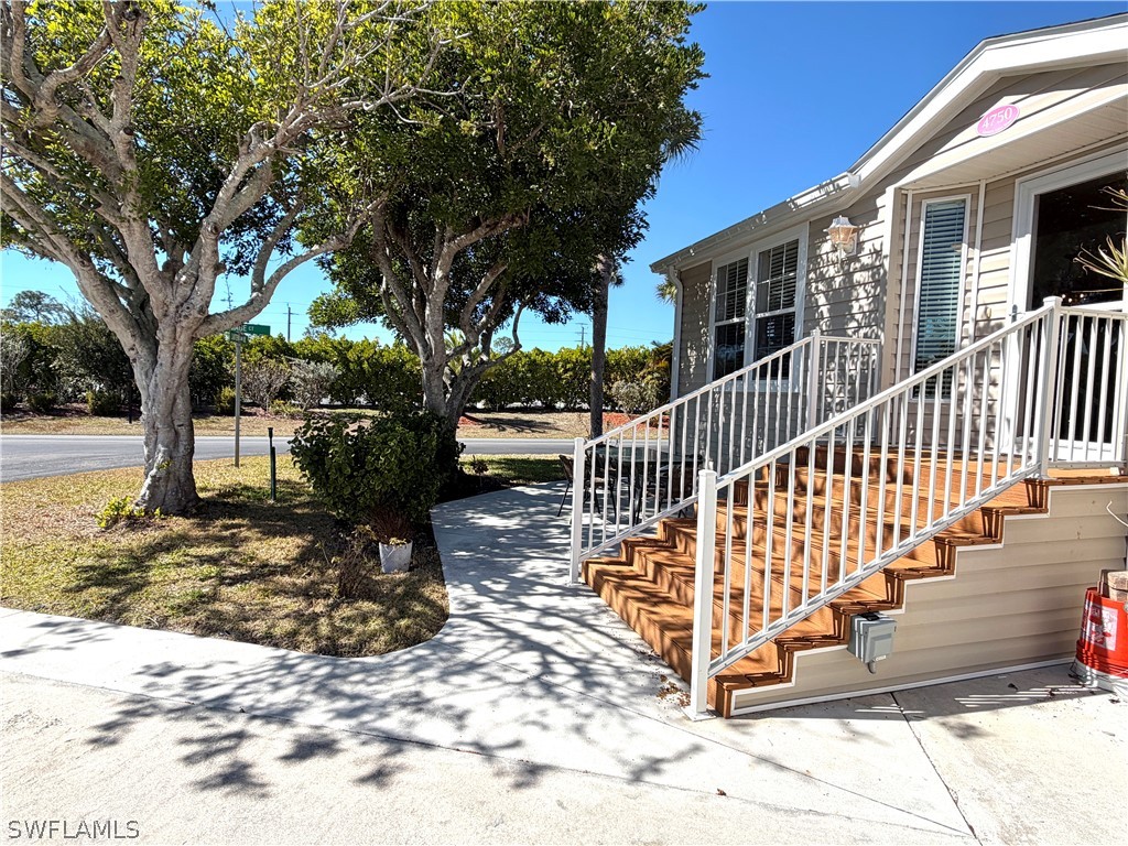 2 Bed ManufacturedHome for Sale in Estero, photo 3