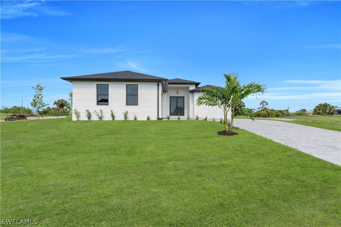 3 Bed Pool Home for Sale in Cape Coral, photo 3