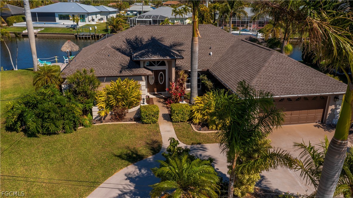 3 Bed Pool Home for Sale in Cape Coral, photo 3