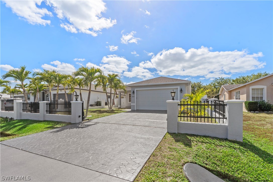 3 Bed SingleFamilyResidence for Sale in Naples, photo 3