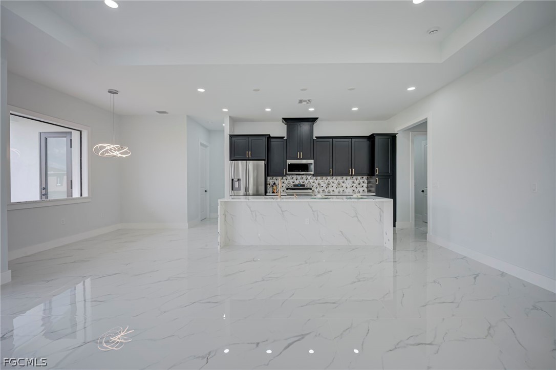 3 Bed SingleFamilyResidence for Sale in Lehigh Acres, photo 3