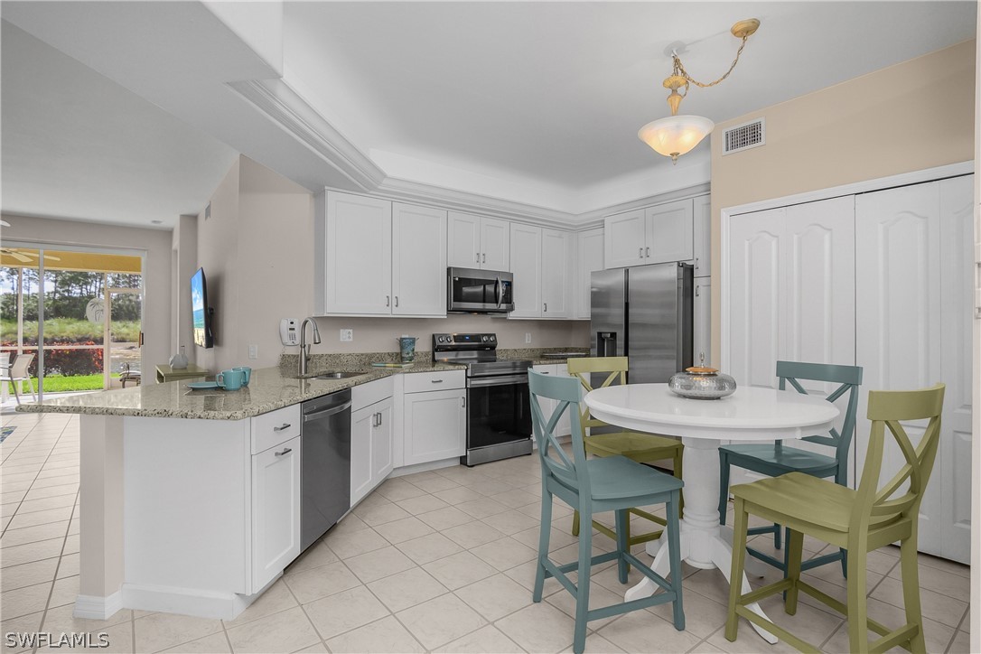 2 Bed Condominium for Sale in Winding Stream, photo 3