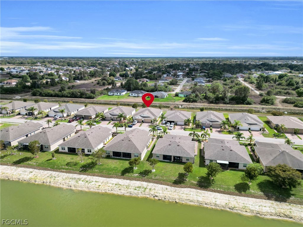 2 Bed Waterfront Home for Sale in Marblebrook, photo 3