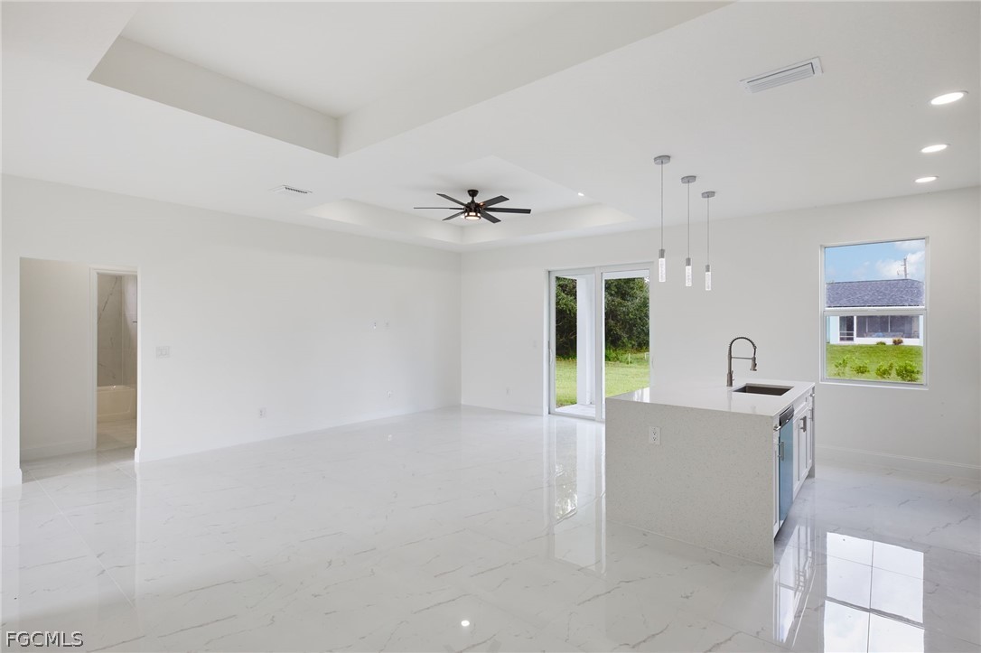 3 Bed SingleFamilyResidence for Sale in Lehigh Acres, photo 3