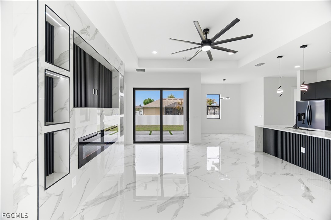 3 Bed SingleFamilyResidence for Sale in Lehigh Acres, photo 3