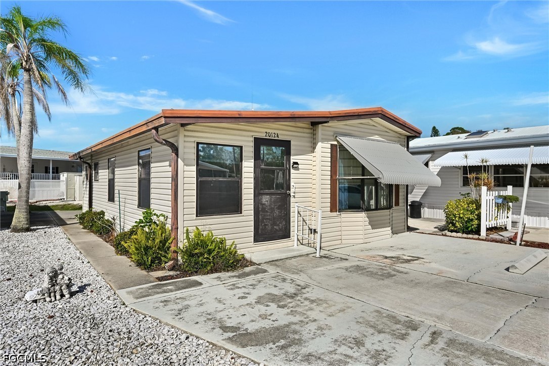 1 Bed ManufacturedHome for Sale in Estero, photo 3