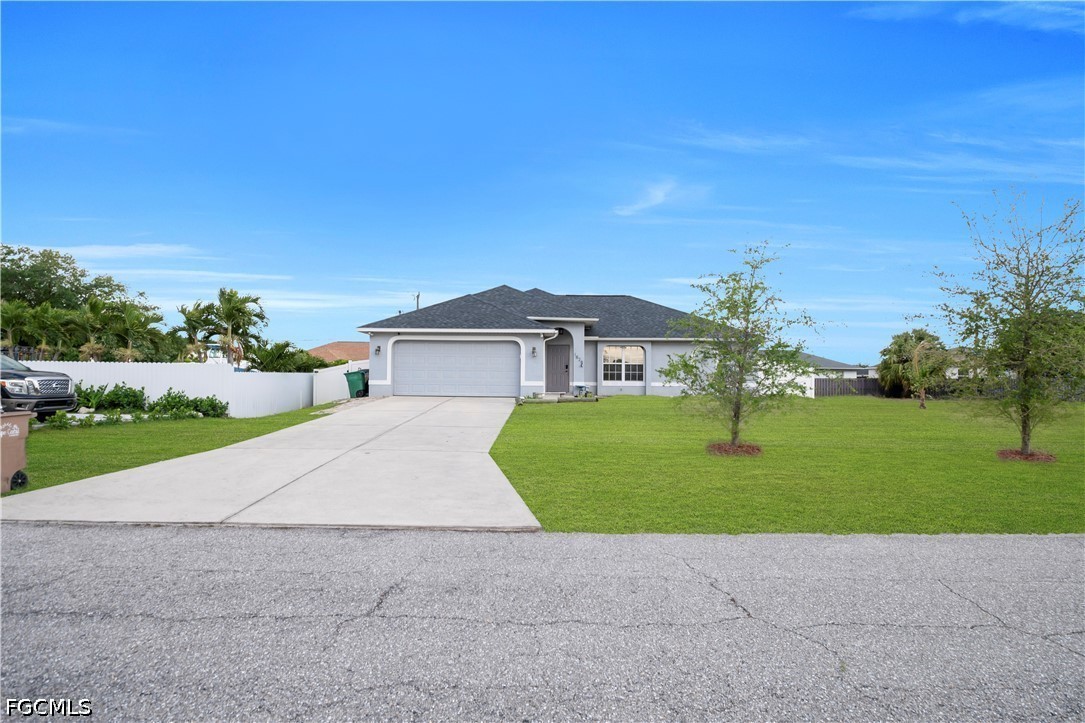 4 Bed SingleFamilyResidence for Sale in Cape Coral, photo 3