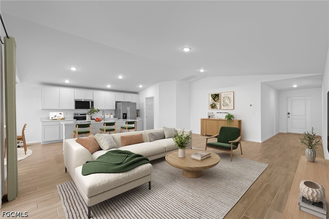 3 Bed SingleFamilyResidence for Sale in Cape Coral, photo 3