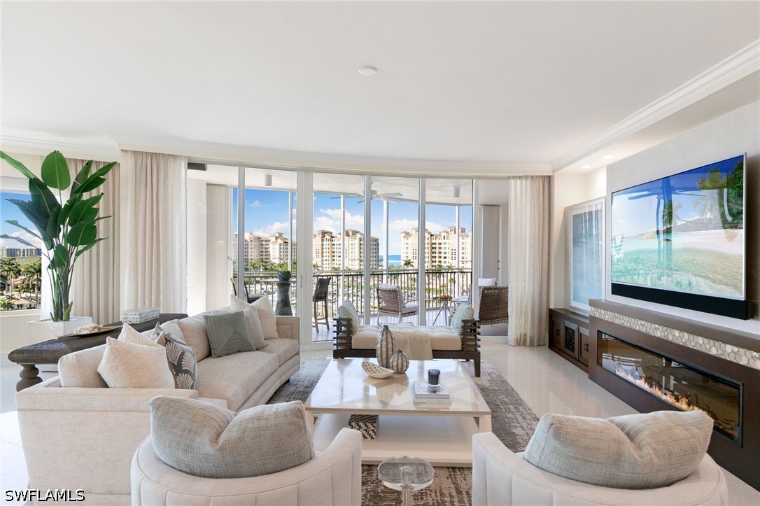 3 Bed Condominium for Sale in Aqua, photo 3