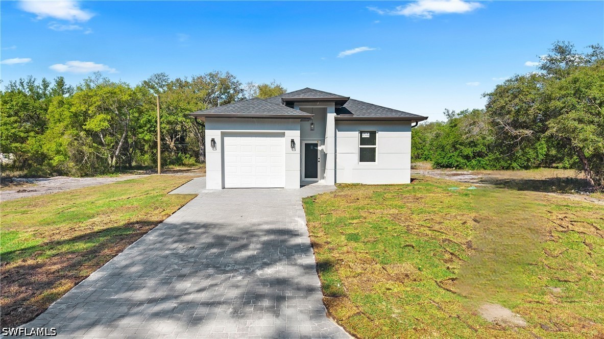 3 Bed SingleFamilyResidence for Sale in Lehigh Acres, photo 3