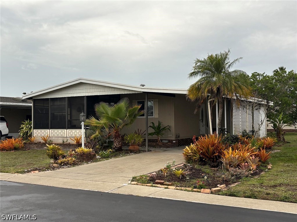 2 Bed ManufacturedHome for Sale in Naples, photo 3