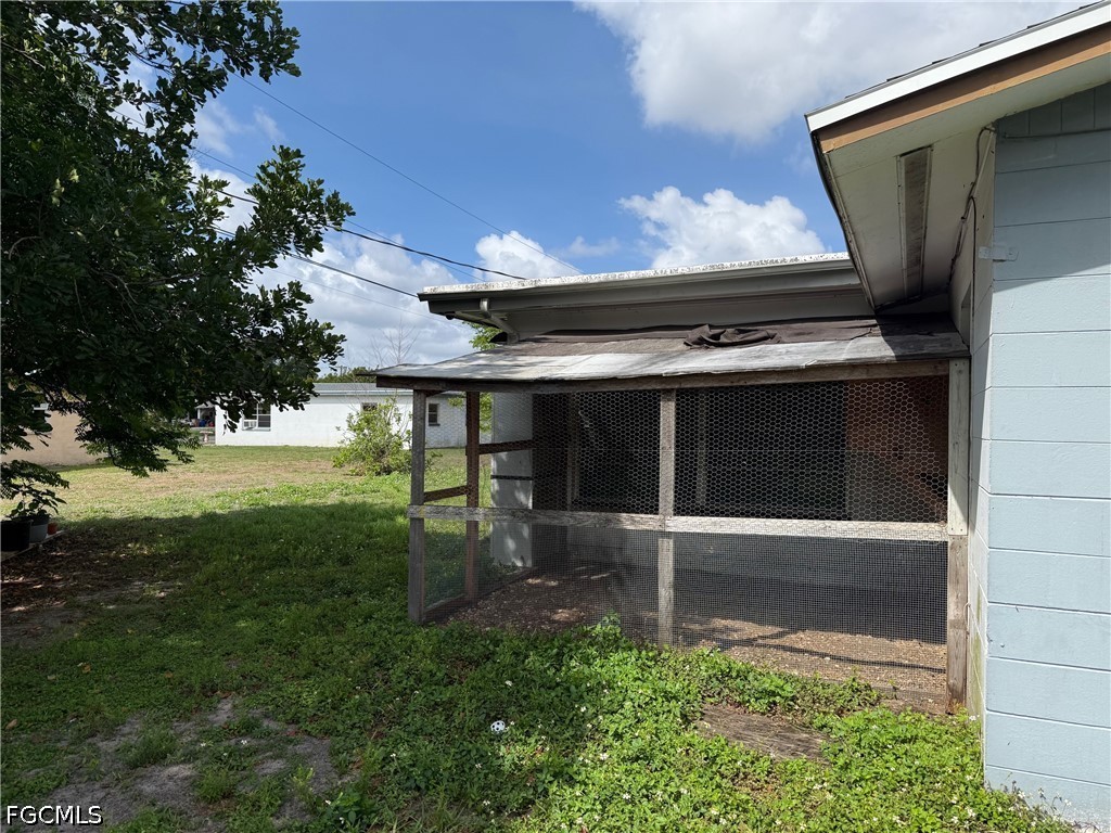 2 Bed SingleFamilyResidence for Sale in Lehigh Acres, photo 3