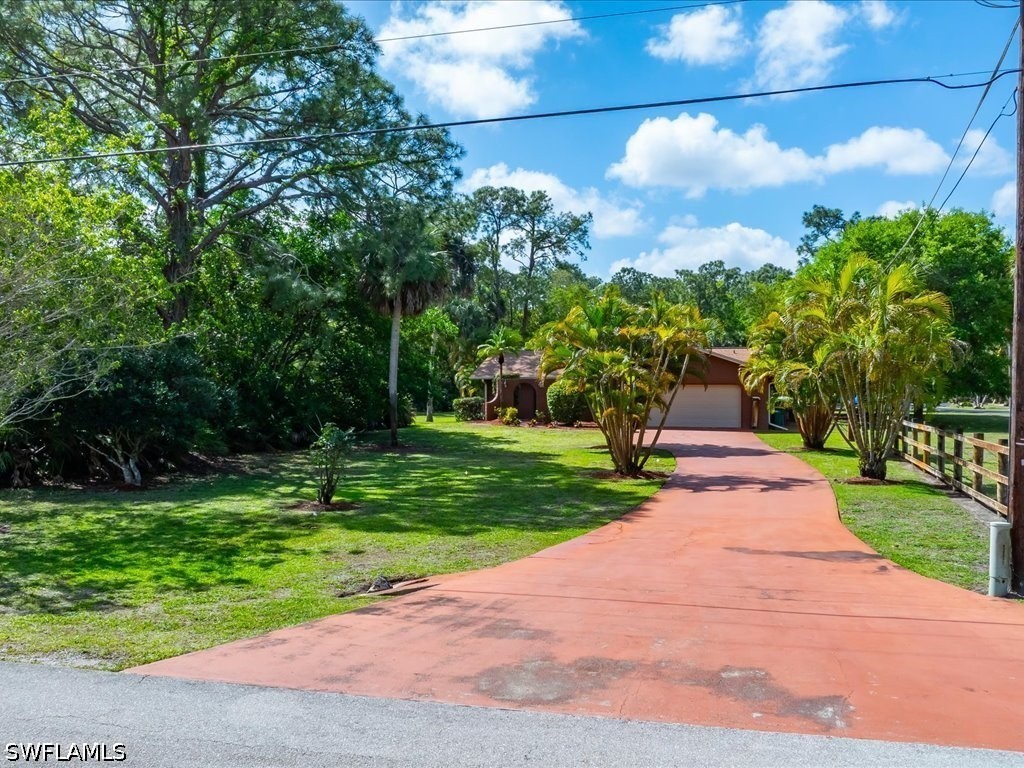 3 Bed Pool Home for Sale in Naples, photo 3