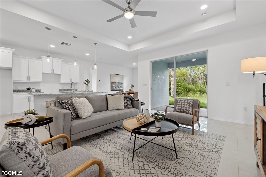 3 Bed SingleFamilyResidence for Sale in Lehigh Acres, photo 3