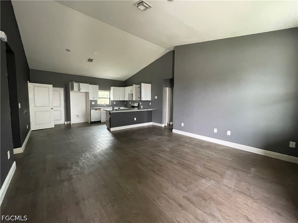 4 Bed SingleFamilyResidence for Sale in Port Labelle, photo 3